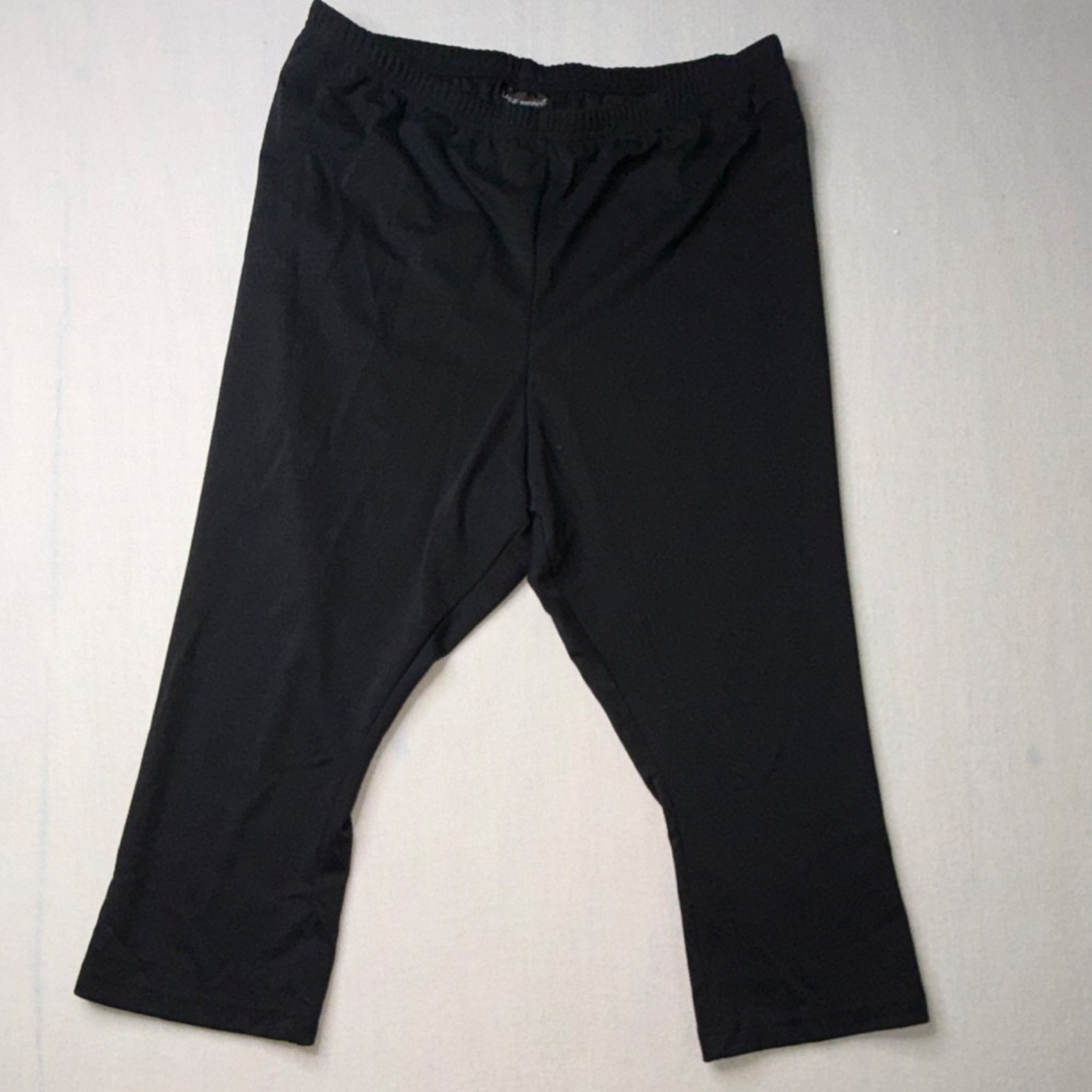 Lane Bryant Women's Black Pull-On Cropped Pants 18/20 Knit Stretch Elastic Waist